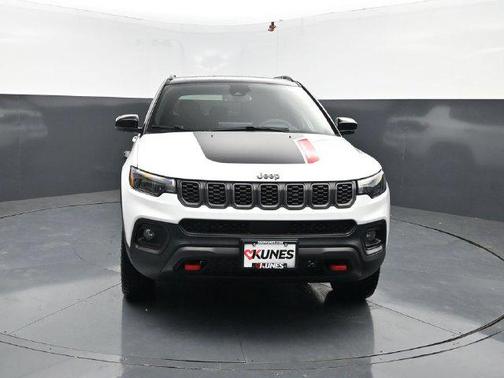 Bright White Clearcoat 2026 Jeep Compass Trailhawk