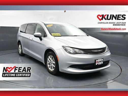 Silver Mist Clearcoat 2023 Chrysler Voyager LX