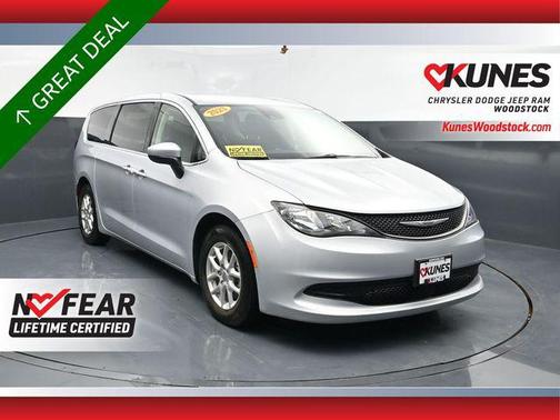 Silver Mist Clearcoat 2023 Chrysler Voyager LX