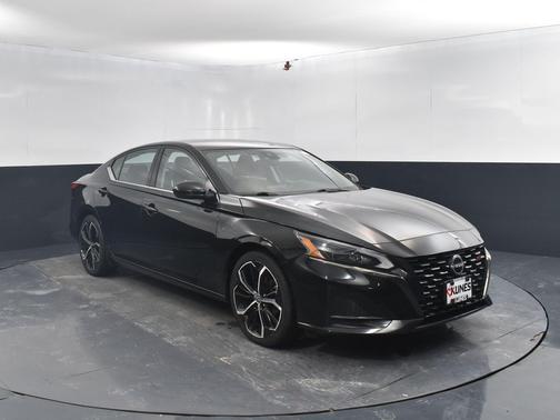 2023 Nissan Altima SR FWD