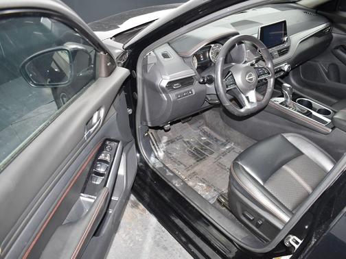 2023 Nissan Altima SR FWD