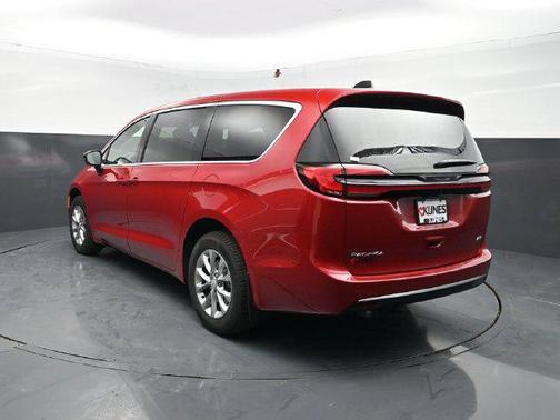 Red Hot Pearlcoat 2027 Chrysler Pacifica L