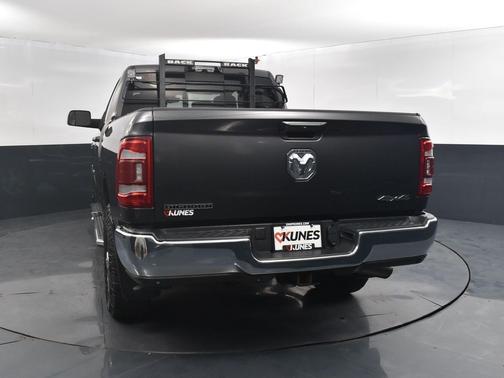 2022 RAM 2500 Big Horn Crew Cab 4x4 6'4' Box