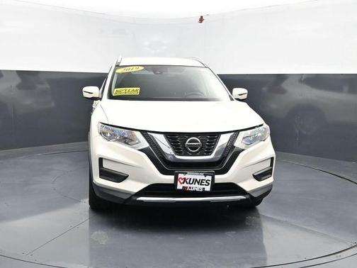 Pearl White Tricoat 2020 Nissan Rogue SV