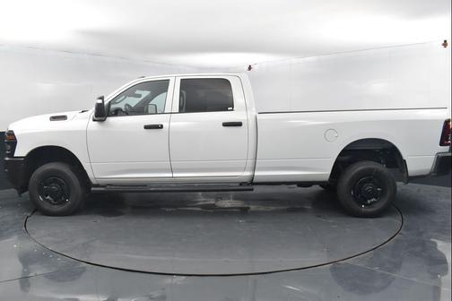 2025 RAM 2500 Tradesman Crew Cab 4x4 8' Box