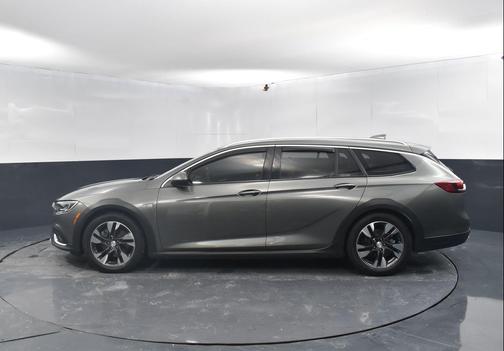 2018 Buick Regal TourX Essence