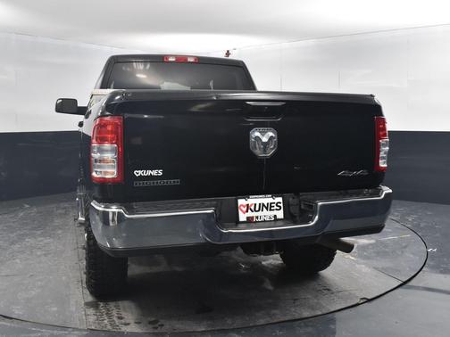 2021 RAM 2500 Big Horn Crew Cab 4x4 6'4' Box