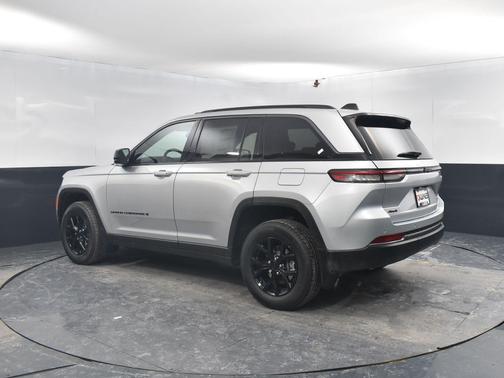 2026 Jeep Grand Cherokee Altitude