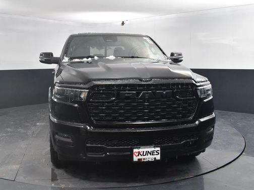 Diamond Black Crystal Pearlcoat 2026 RAM 1500 Big Horn/Lone Star