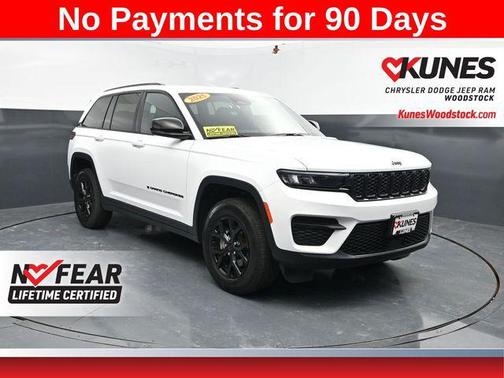 Bright White Clearcoat 2025 Jeep Grand Cherokee Altitude