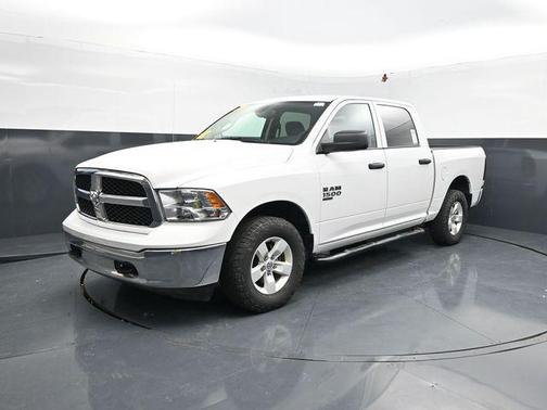Bright White Clearcoat 2022 RAM 1500 Classic SLT