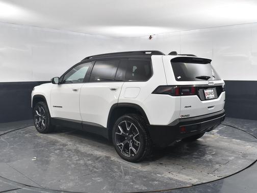 2026 Jeep Cherokee Overland