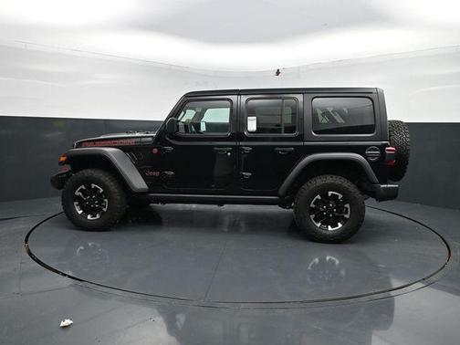 Black Clearcoat 2024 Jeep Wrangler Rubicon