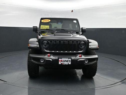 Black Clearcoat 2024 Jeep Wrangler Rubicon