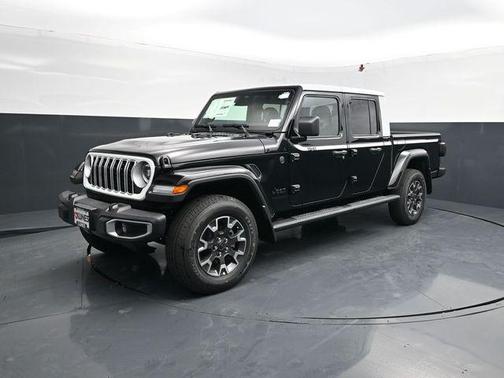 Black Clearcoat 2026 Jeep Gladiator Sahara 4x4