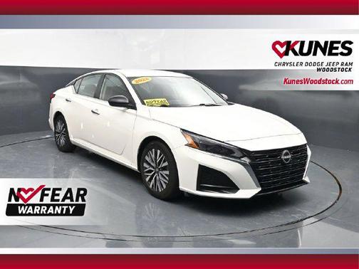 Glacier White 2025 Nissan Altima 2.5 SV