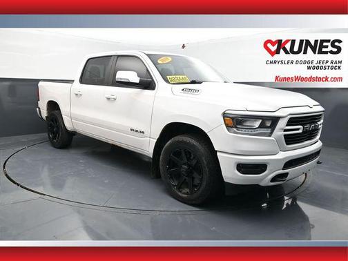 Bright White Clearcoat 2019 RAM 1500 Big Horn