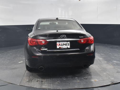 2015 INFINITI Q50 Premium