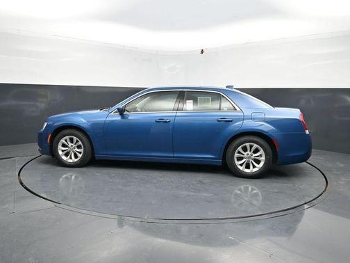 Frostbite 2022 Chrysler 300 Touring