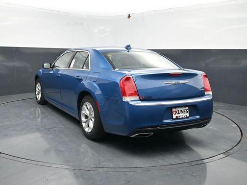 Frostbite 2022 Chrysler 300 Touring