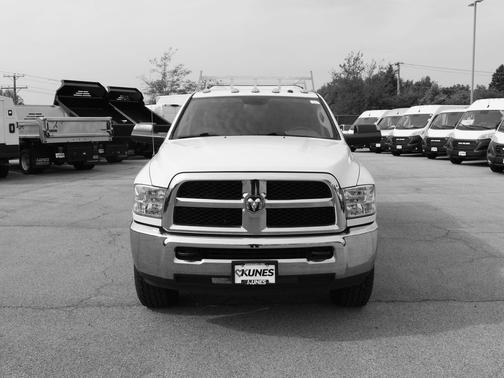 2018 RAM 2500 Tradesman Crew Cab 4x4 8' Box