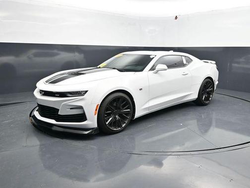 Summit White 2021 Chevrolet Camaro 1SS