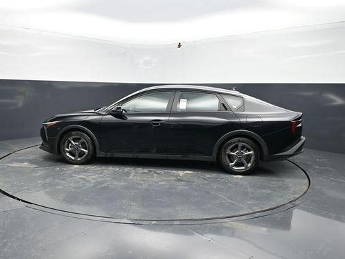 Aurora Black Pearl 2025 Kia K4 LXS