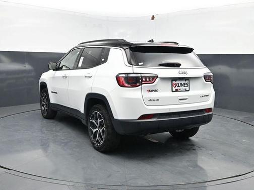 Bright White Clearcoat 2025 Jeep Compass Limited