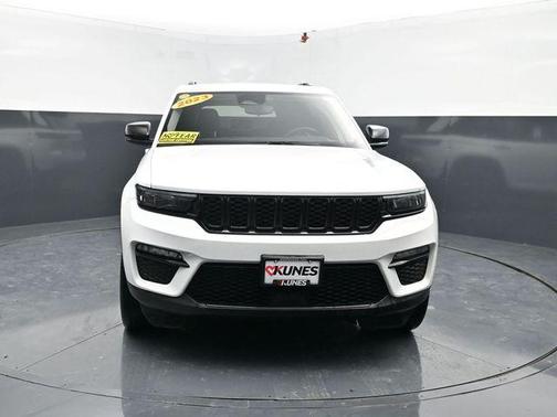 Bright White Clearcoat 2023 Jeep Grand Cherokee Limited