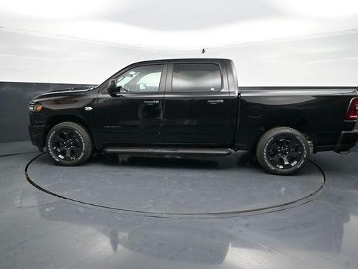 Diamond Black Crystal Pearlcoat 2026 RAM 1500 Express