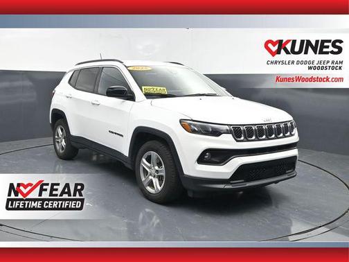 Bright White Clearcoat 2024 Jeep Compass Latitude