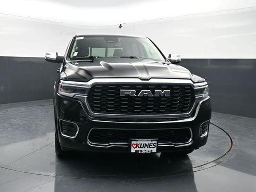 Diamond Black Crystal Pearlcoat 2026 RAM 1500 ST