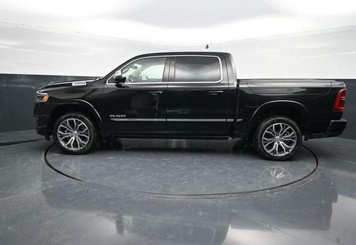 Diamond Black Crystal Pearlcoat 2026 RAM 1500 ST