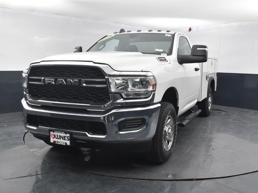 2023 RAM 2500 Tradesman Regular Cab 4x4 8' Box