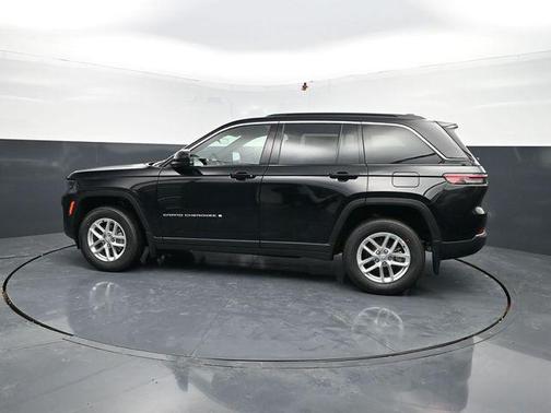 Diamond Black Crystal Pearlcoat 2026 Jeep Grand Cherokee Altitude