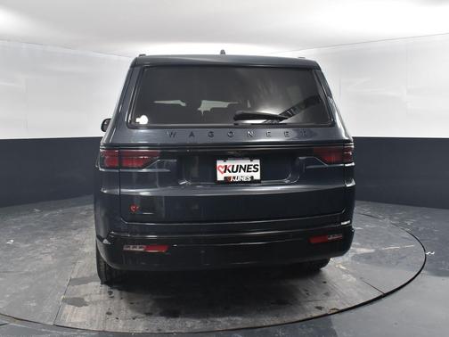 2022 Jeep Wagoneer Series III Carbide 4x4