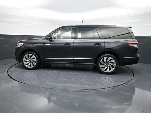 Starlight 2023 Lincoln Navigator Reserve