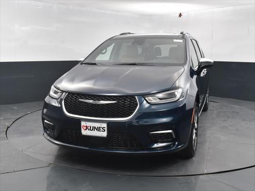 2025 Chrysler Pacifica L