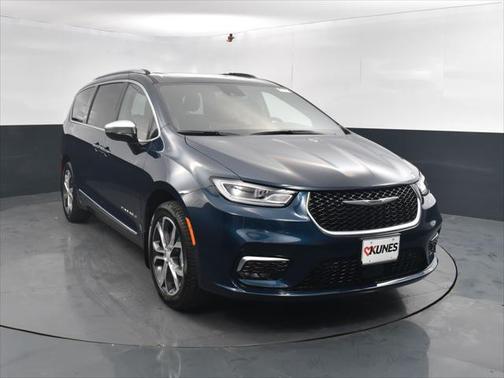 2025 Chrysler Pacifica L