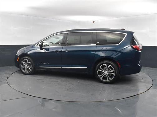 2025 Chrysler Pacifica L