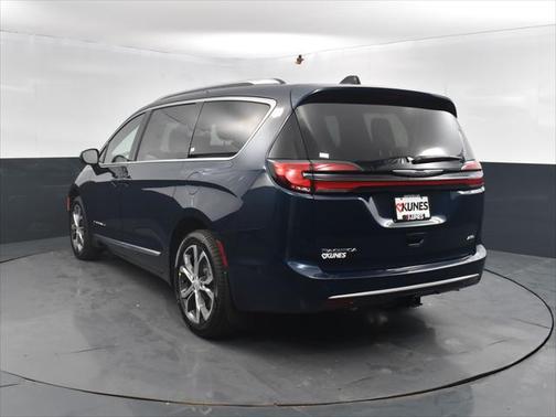 2025 Chrysler Pacifica L