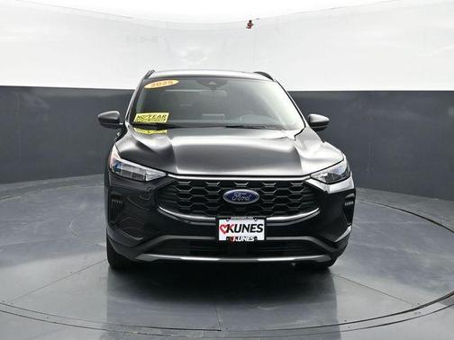 Agate Black Metallic 2025 Ford Escape ST-Line