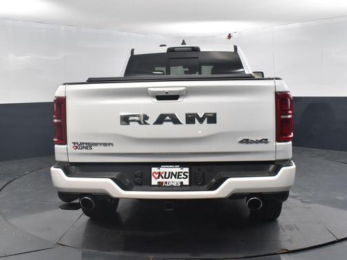 2025 RAM 1500 ST