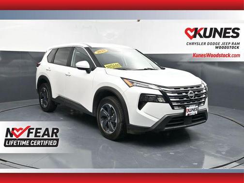 Everest White Pearl 2024 Nissan Rogue SV