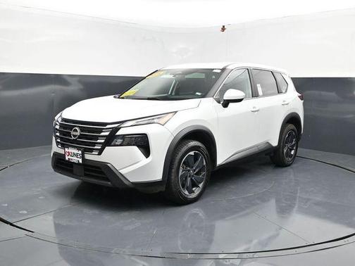 Everest White Pearl 2024 Nissan Rogue SV