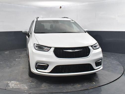 Bright White Clearcoat 2026 Chrysler Pacifica L