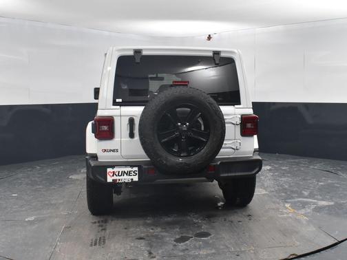 2023 Jeep Wrangler 4-Door Sahara Altitude 4x4