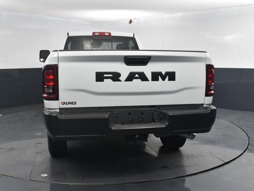 2025 RAM 2500 Tradesman Regular Cab 4x2 8' Box