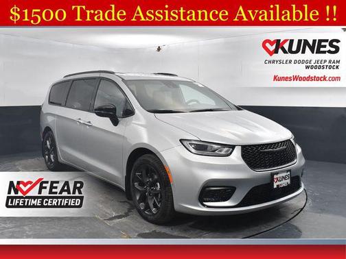 Silver Mist Clearcoat 2026 Chrysler Pacifica Limited