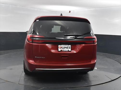 2025 Chrysler Pacifica L